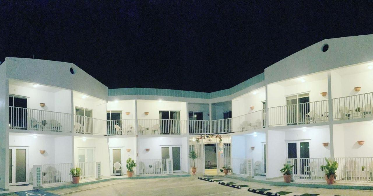 Nautilus By La Jamaca Hotels-Downtown La Parguera Лахас Екстериор снимка