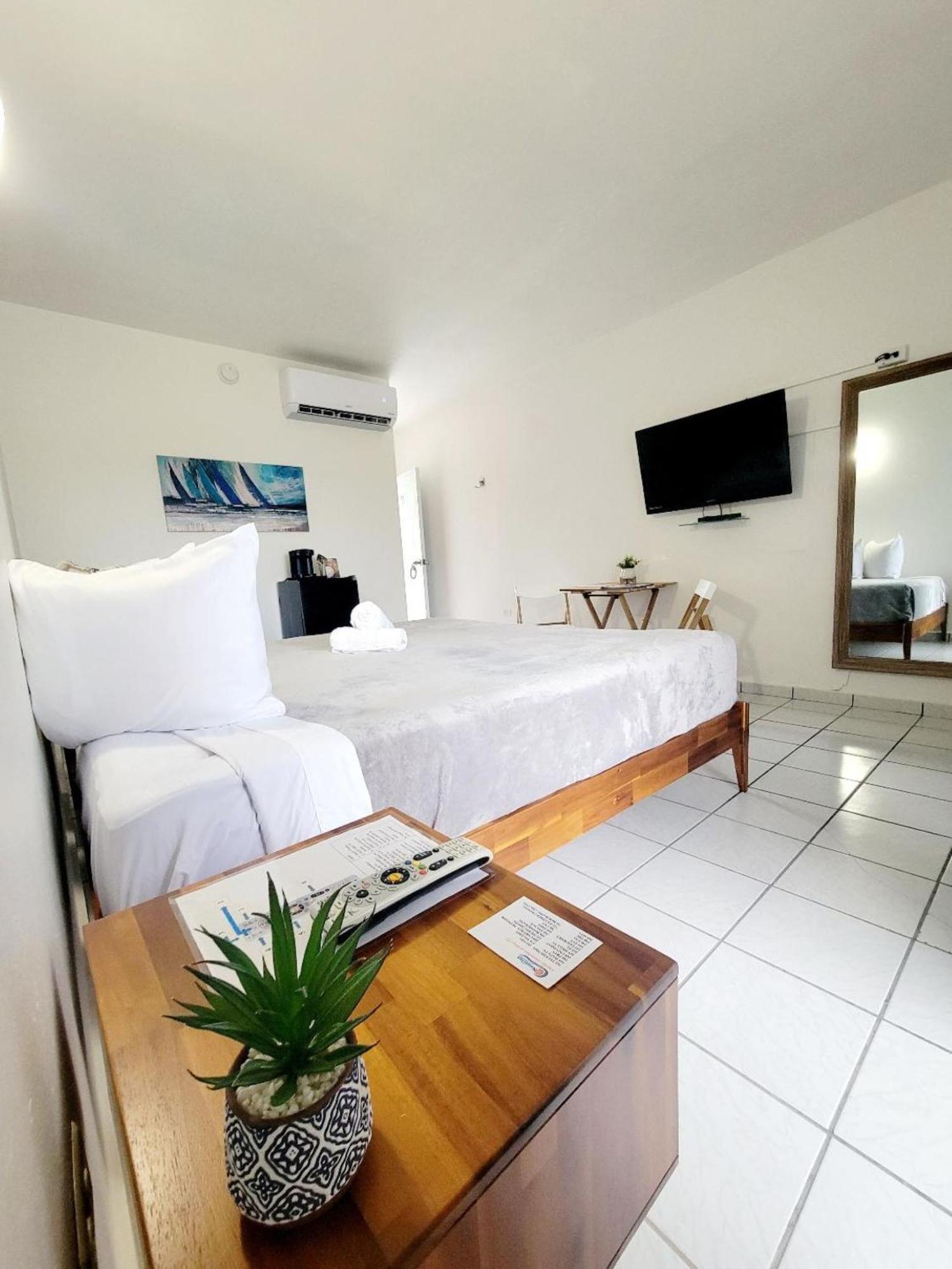 Nautilus By La Jamaca Hotels-Downtown La Parguera Лахас Екстериор снимка