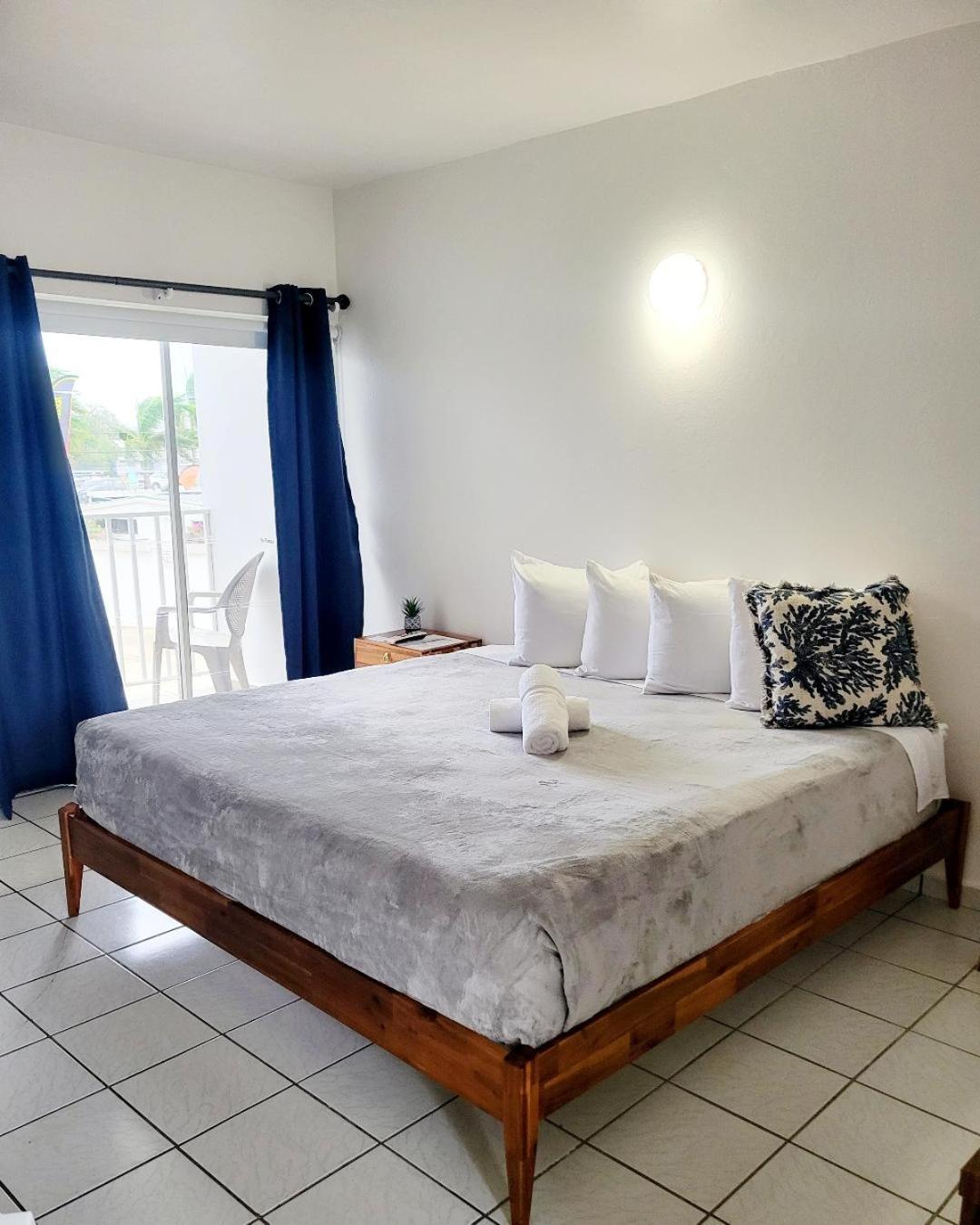 Nautilus By La Jamaca Hotels-Downtown La Parguera Лахас Екстериор снимка