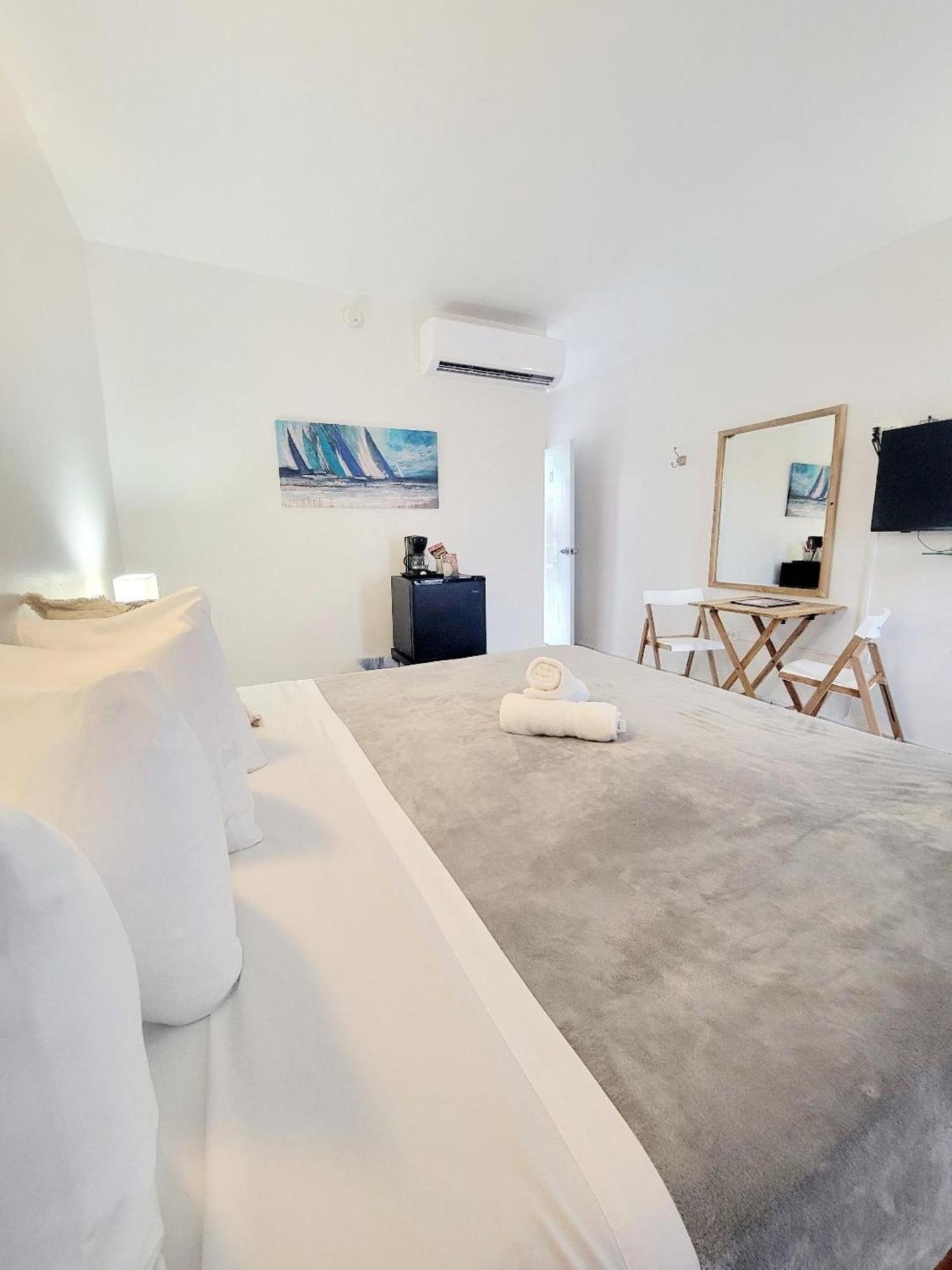 Nautilus By La Jamaca Hotels-Downtown La Parguera Лахас Екстериор снимка