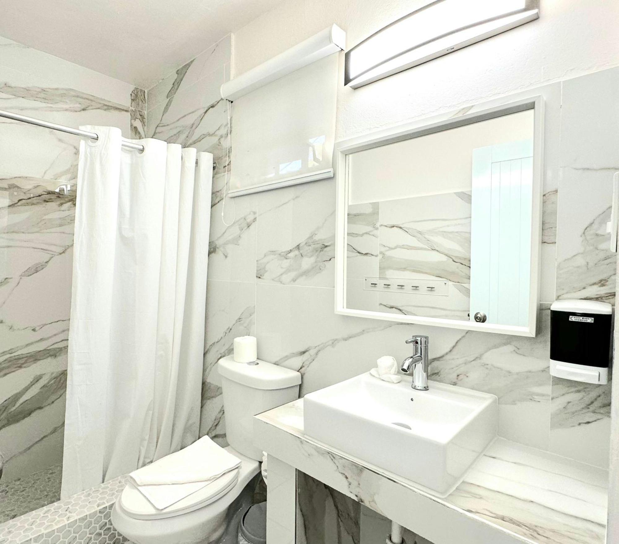 Nautilus By La Jamaca Hotels-Downtown La Parguera Лахас Екстериор снимка